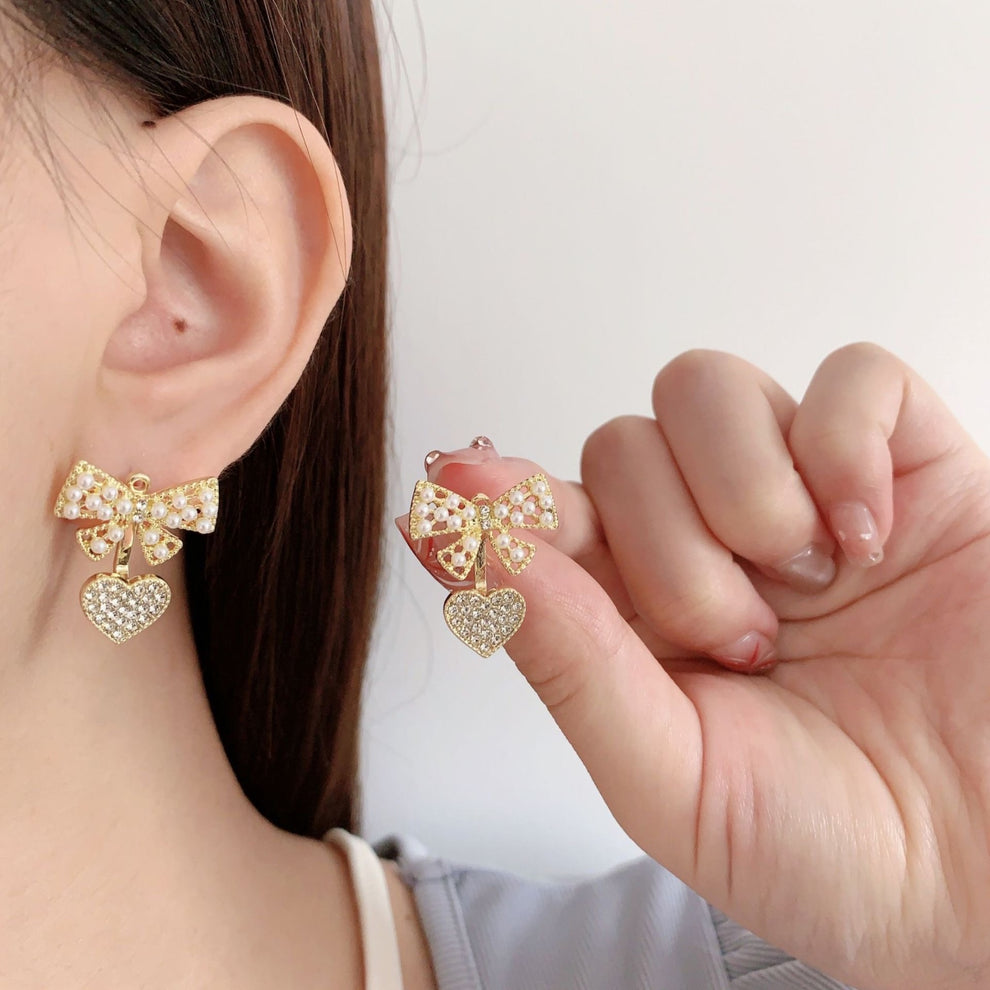 Flirt Alert Pearly Earrings