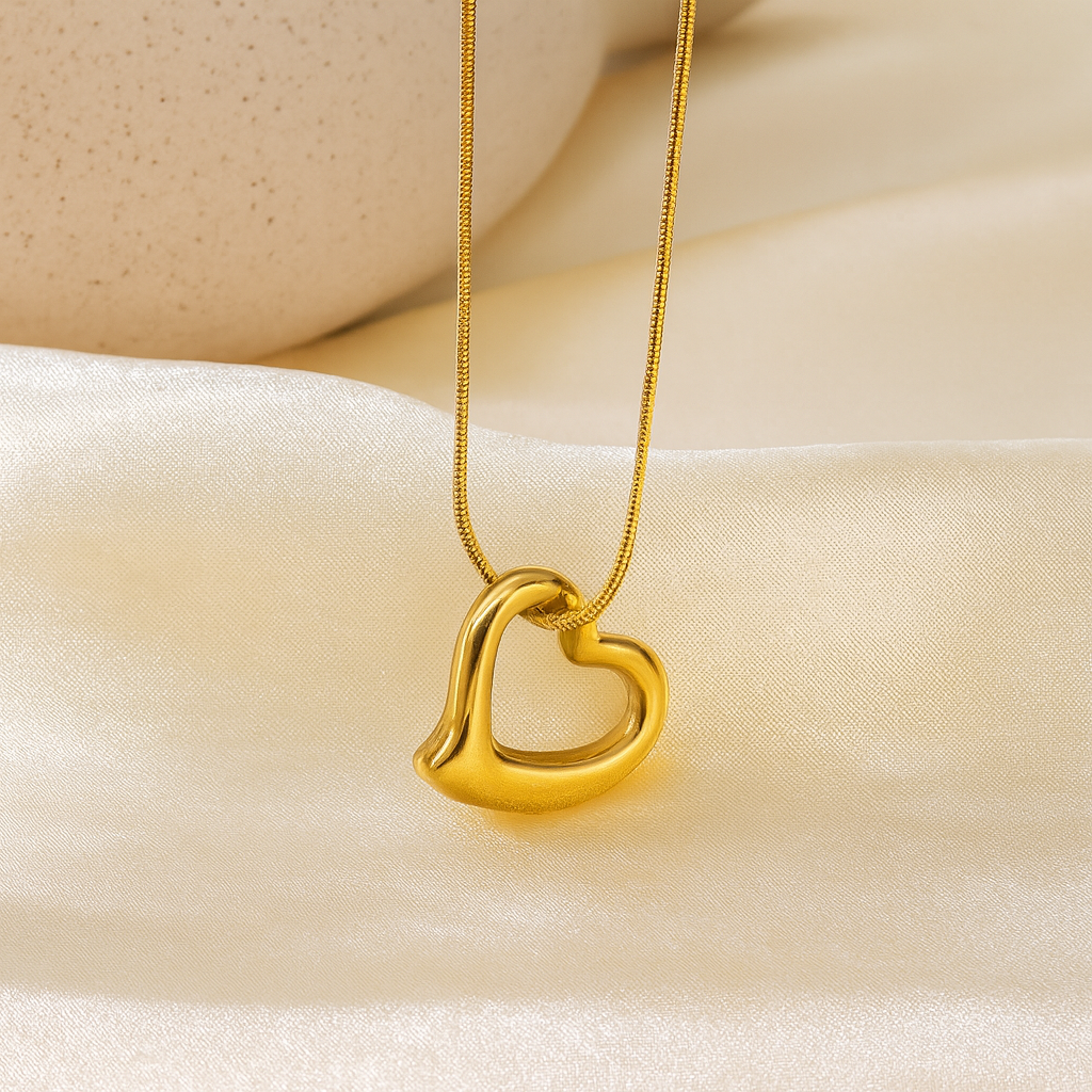 Gold-Plated Anti Tarnish Heart Themed Pendant