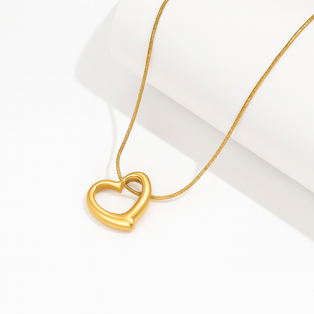 Gold-Plated Anti Tarnish Heart Themed Pendant
